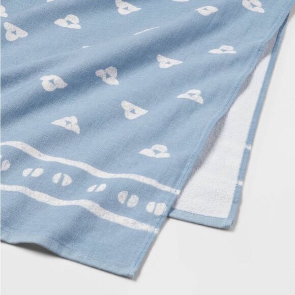 Threshold Beach Towel Size is 36x72 Cotton Terry Cloth Geometric Design - Picture 4 of 5